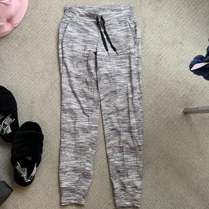 Lululemon joggers in Nulu fabric!